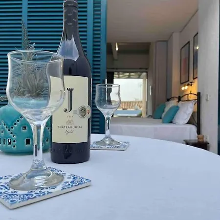 بيت للعطل Coral Blue *