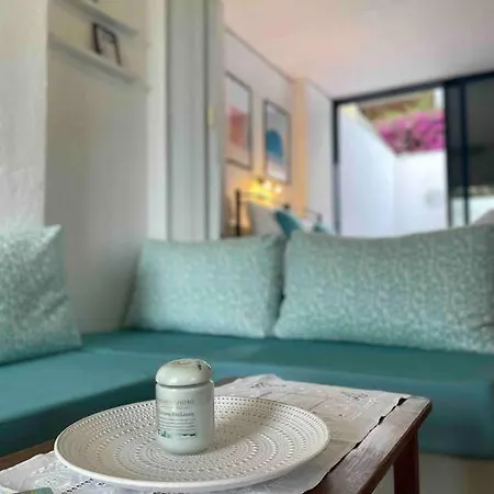 Coral Blue Nyaraló